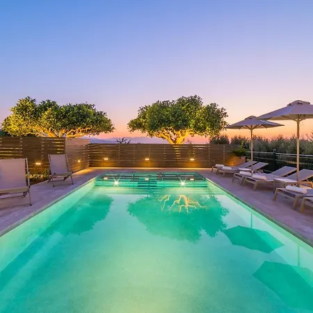 Villa Estella With Pool, Children Area, Bbq & Magnificent Views! Asztéri