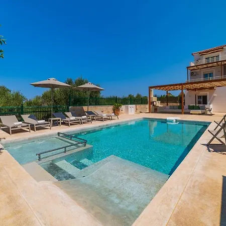 Villa Estella With Pool, Children Area, Bbq & Magnificent Views! *
