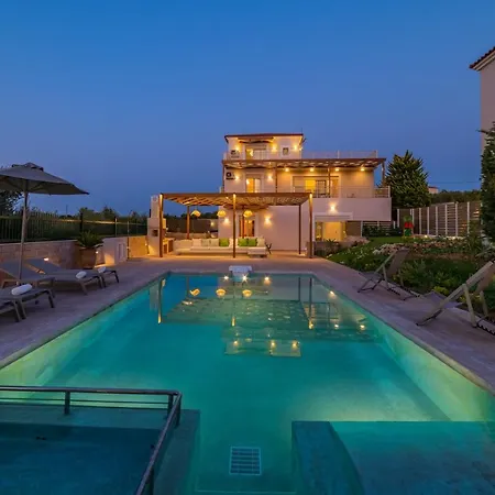 Estella With Pool, Children Area, Bbq & Magnificent Views! Villa *