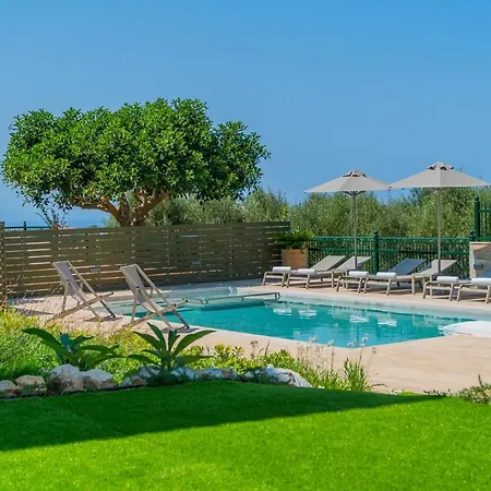 Villa Estella With Pool, Children Area, Bbq & Magnificent Views! Asztéri