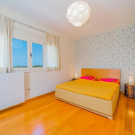 Villa Estella With Pool, Children Area, Bbq & Magnificent Views! *