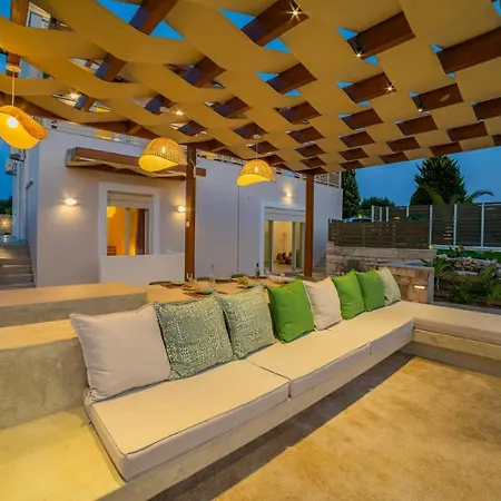 Villa Estella With Pool, Children Area, Bbq & Magnificent Views! *