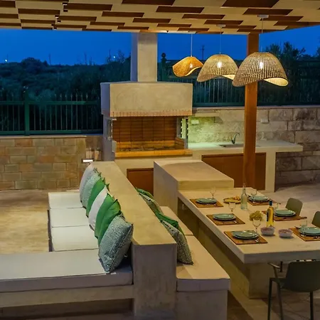 Estella With Pool, Children Area, Bbq & Magnificent Views! Asztéri