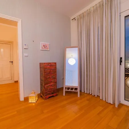 Villa Estella With Pool, Children Area, Bbq & Magnificent Views!