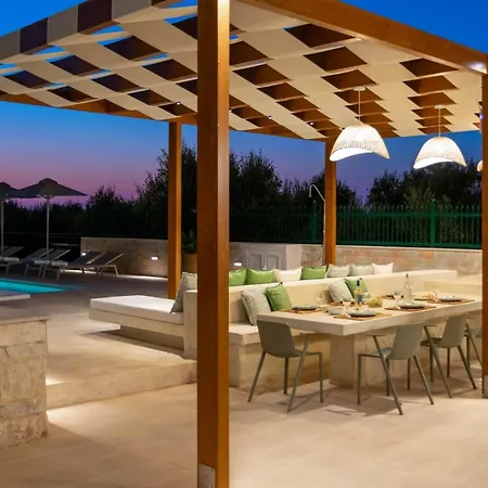 Estella With Pool, Children Area, Bbq & Magnificent Views! Asztéri